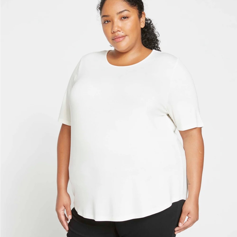 Universal Standard White Relaxed Short Sleeve Tee